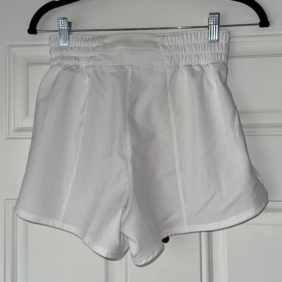 NWT NIKE SIZE XS Women's‎ Dri-FIT High-Waisted 3" 2-in-1 Shorts WHITE DX6016-100 - Picture 4 of 7